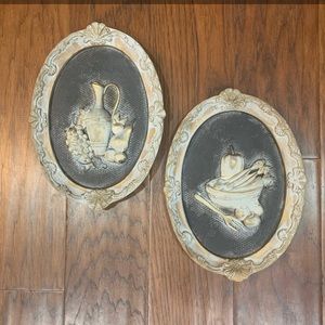 Set of 2 Vintage ceramic wall plaques.